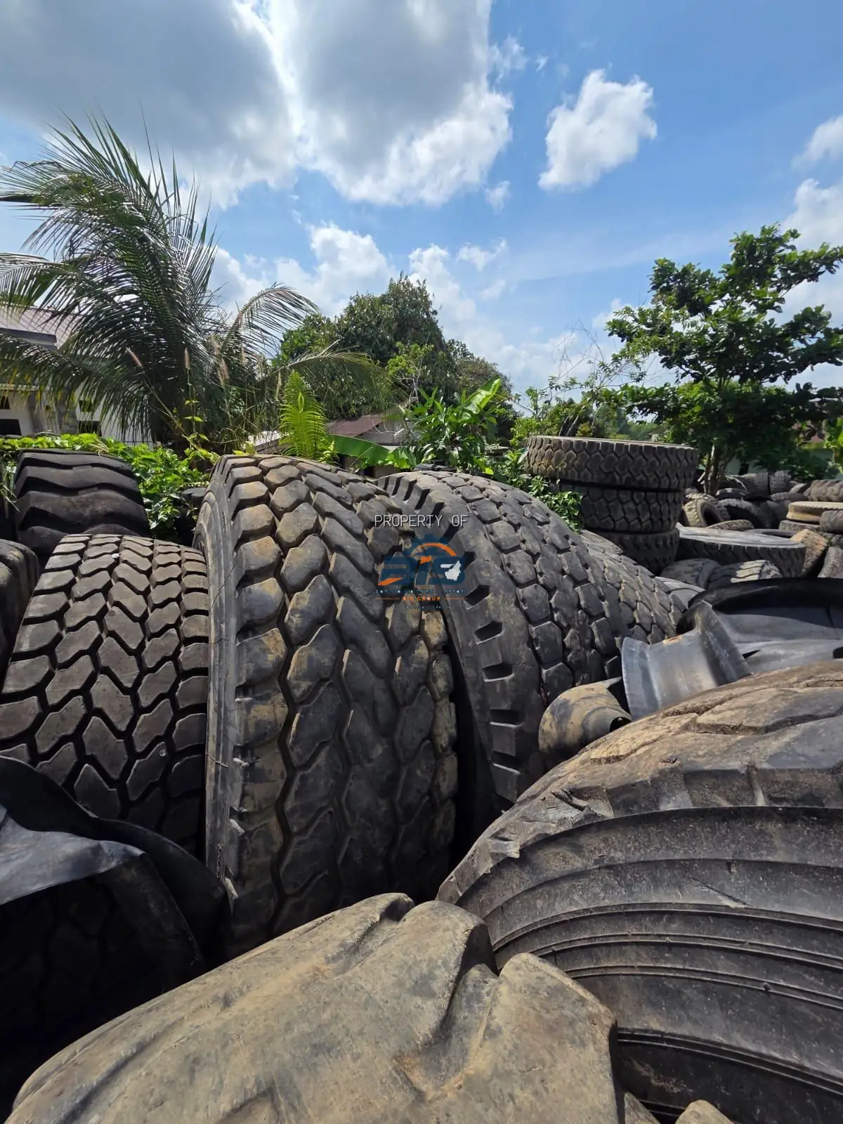 Stok ban truk dan ban besar bekas untuk dapra kapal