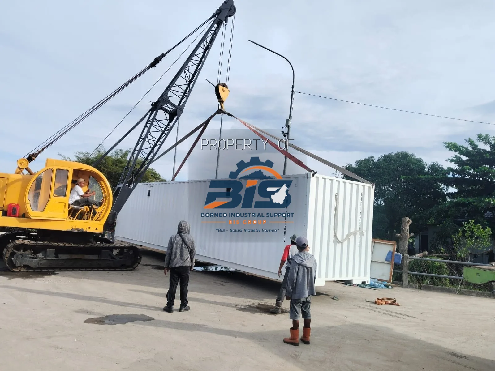 Rangka baja hasil fabrikasi yang dihitung beratnya untuk penawaran